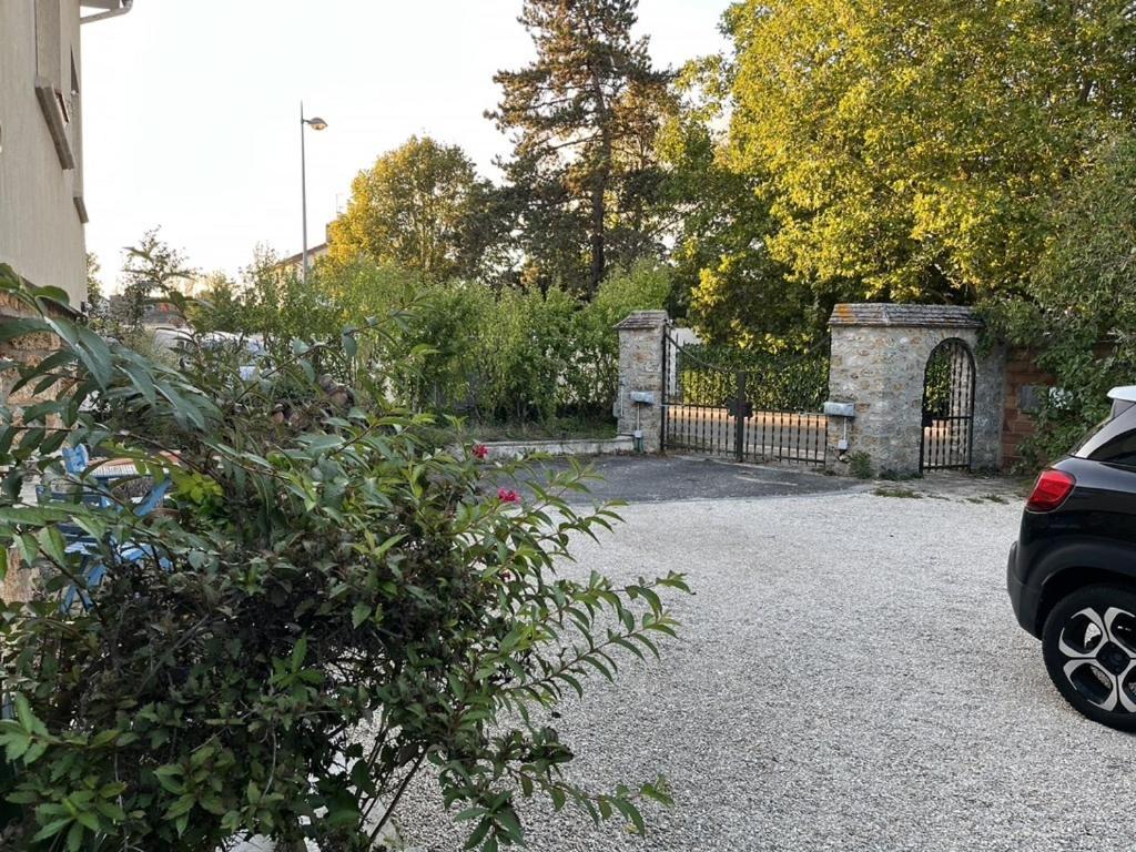 Studios De L'Etang Du Perray Le Perray-en-Yvelines Phòng bức ảnh